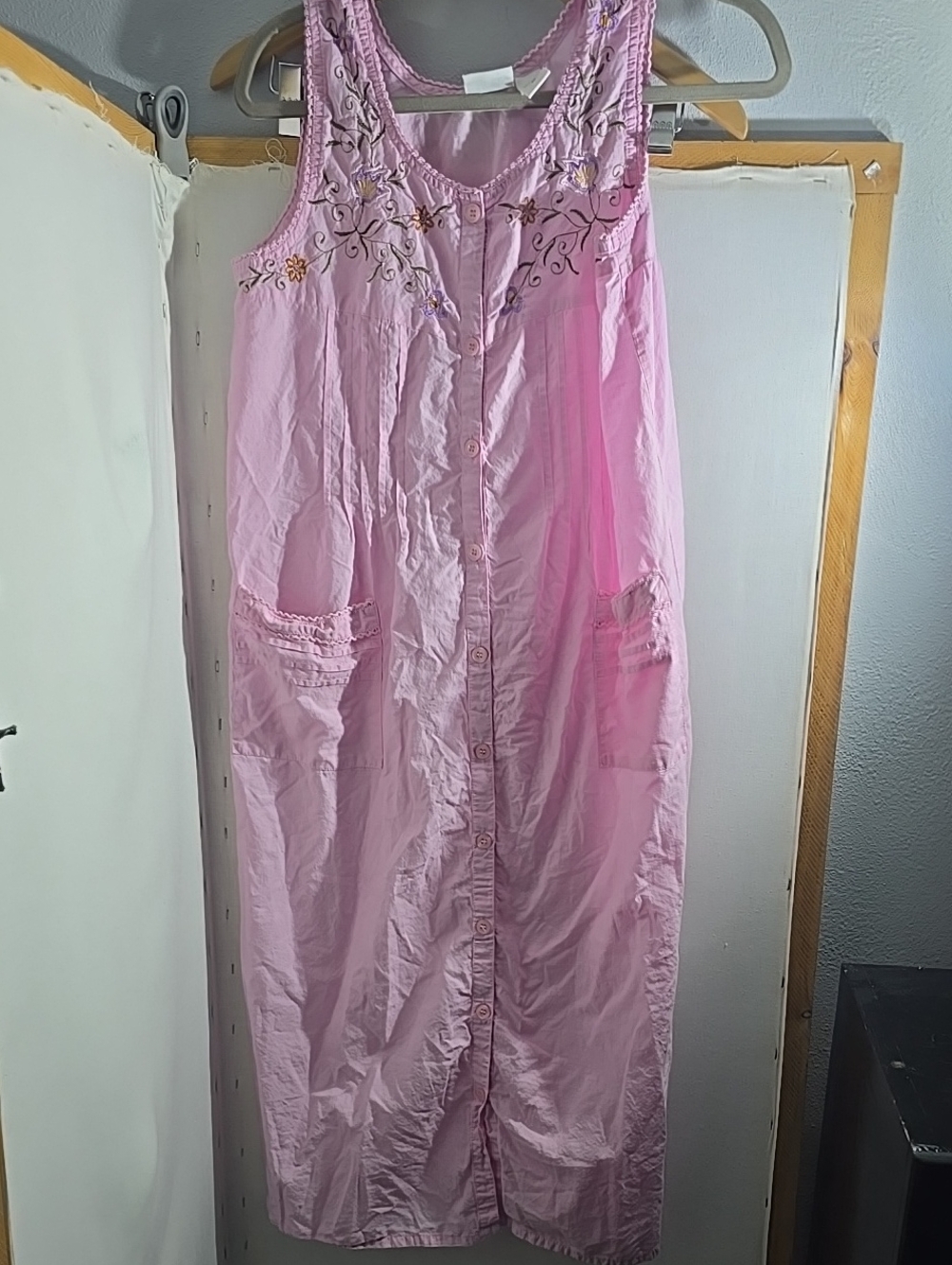 Women's Pink Button-Front Sleeveless Gown  with Embroidered Yoke